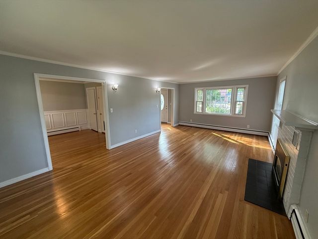 22 Arlington St, Dracut, MA 01826