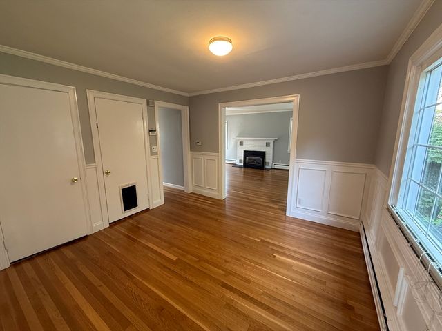 22 Arlington St, Dracut, MA 01826