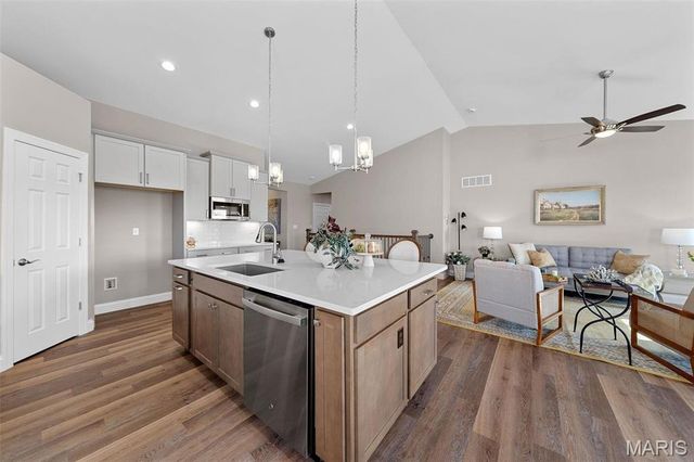 110 Dardenne Place Drive, Dardenne Prairie, MO 63368