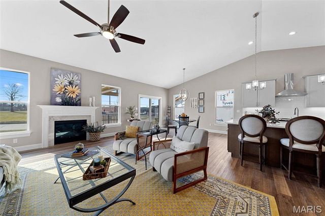 110 Dardenne Place Drive, Dardenne Prairie, MO 63368