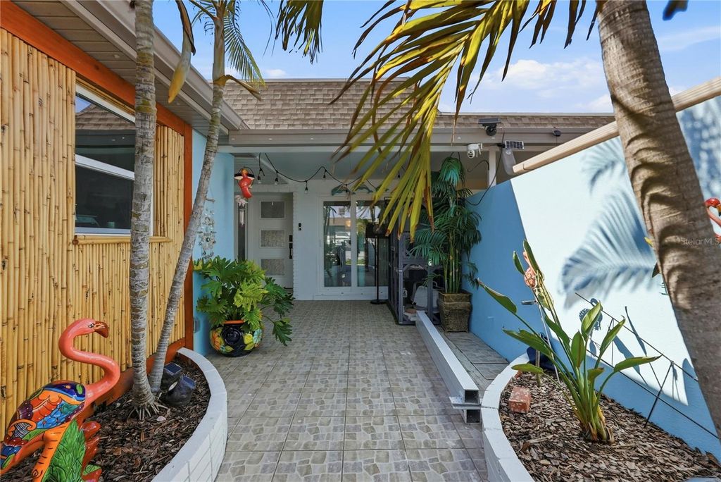 Image 2 of property listing at 573 BOCA CIEGA POINT BOULEVARD N, St Petersburg, FL 33708