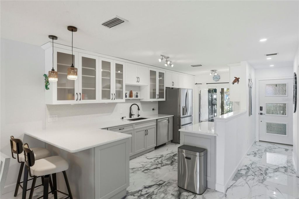 Image 11 of property listing at 573 BOCA CIEGA POINT BOULEVARD N, St Petersburg, FL 33708