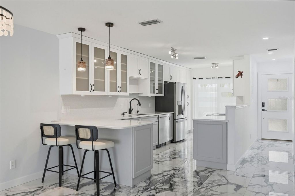 Image 12 of property listing at 573 BOCA CIEGA POINT BOULEVARD N, St Petersburg, FL 33708