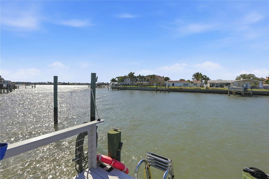 Image 31 of property listing at 573 BOCA CIEGA POINT BOULEVARD N, St Petersburg, FL 33708
