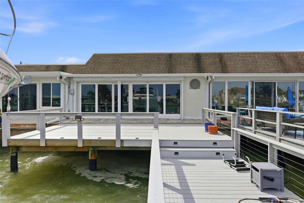 Image 38 of property listing at 573 BOCA CIEGA POINT BOULEVARD N, St Petersburg, FL 33708