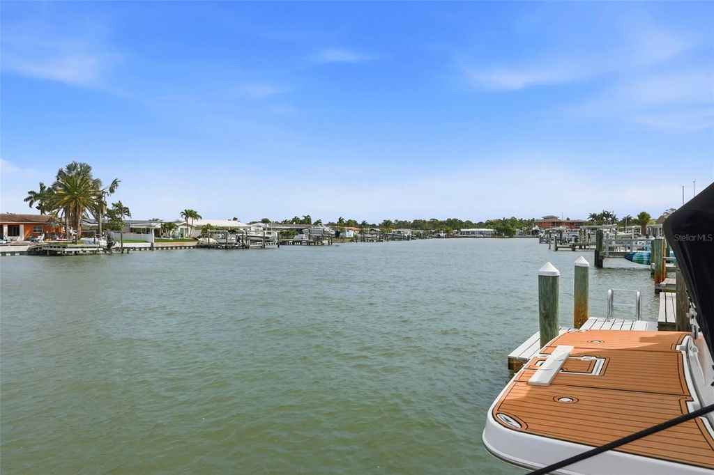 Image 41 of property listing at 573 BOCA CIEGA POINT BOULEVARD N, St Petersburg, FL 33708