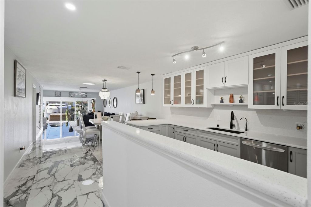 Image 7 of property listing at 573 BOCA CIEGA POINT BOULEVARD N, St Petersburg, FL 33708