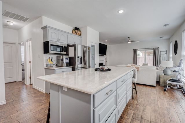 10844 Hawks Landing Road, Fort Worth, TX 76052