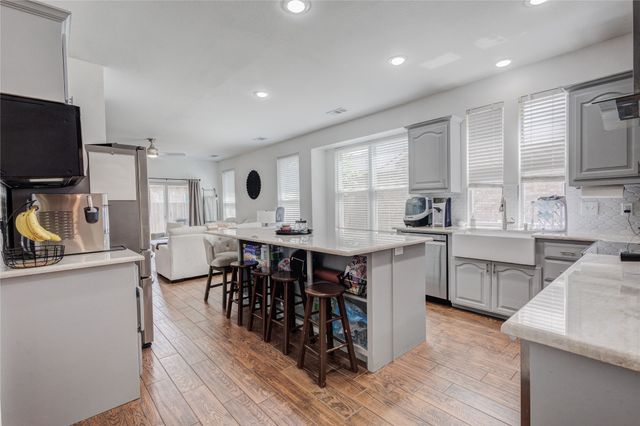 10844 Hawks Landing Road, Fort Worth, TX 76052