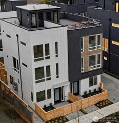 805 NW 63rd Street #B, Seattle, WA 98107