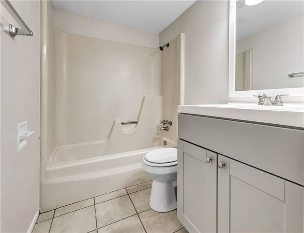 1520 Hawk Tree Drive D, College Station, TX 77845