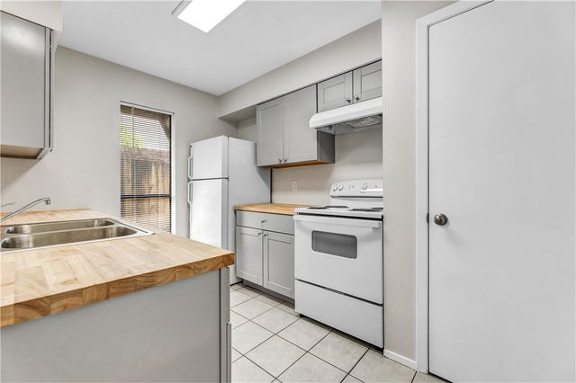 1520 Hawk Tree Drive D, College Station, TX 77845