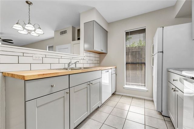 1520 Hawk Tree Drive D, College Station, TX 77845