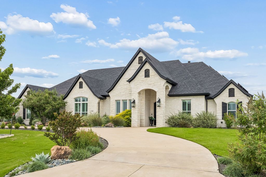 1829 Ryder Lee Lane, Waxahachie, TX 75165
