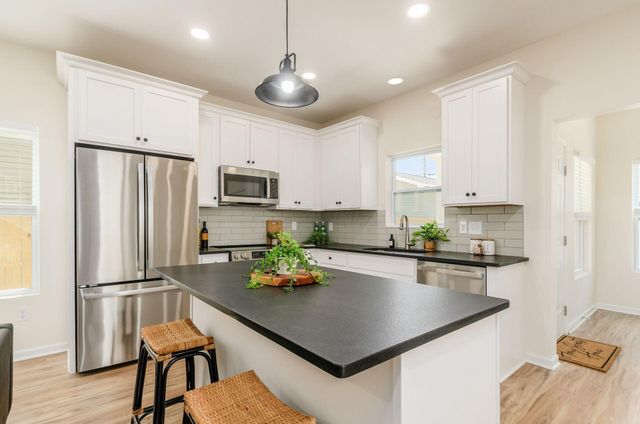 609 Frebis Avenue, Columbus, OH 43206