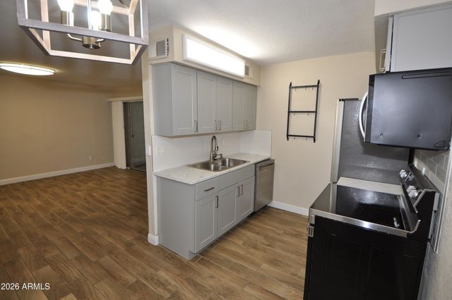 3314 N 68th Street 124, Scottsdale, AZ 85251