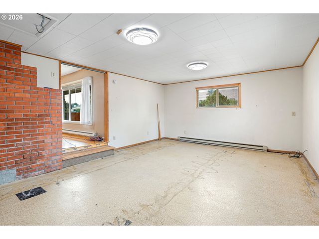 1610 Ne 9TH St, Mc Minnville, OR 97128
