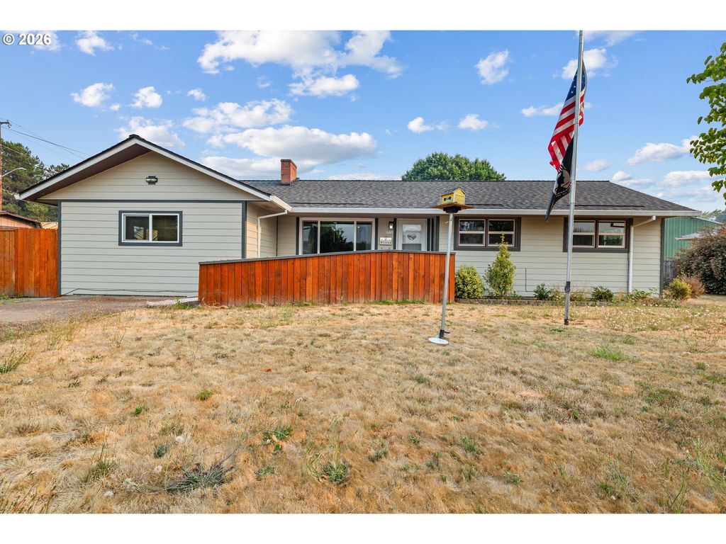 Image 1 of property listing at 1610 Ne 9TH St, Mc Minnville, OR 97128