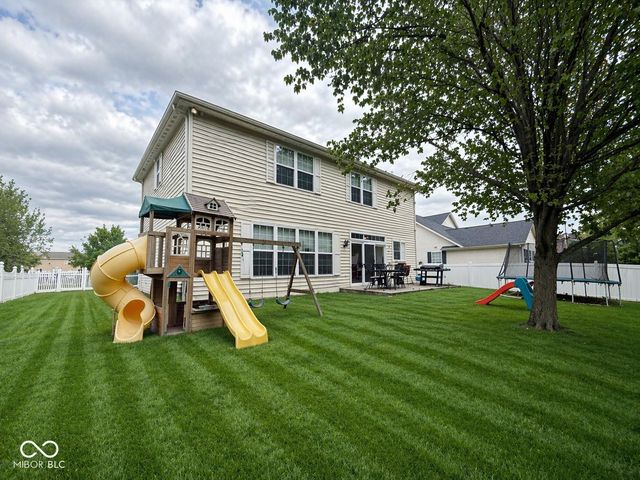 10811 Meadow Wing Court, Noblesville, IN 46060