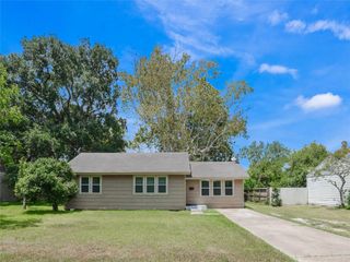 1116 2nd Street, La Marque, TX 77568