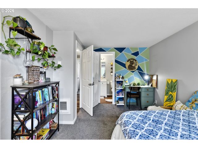 1758 RAINBOW Dr, Springfield, OR 97477