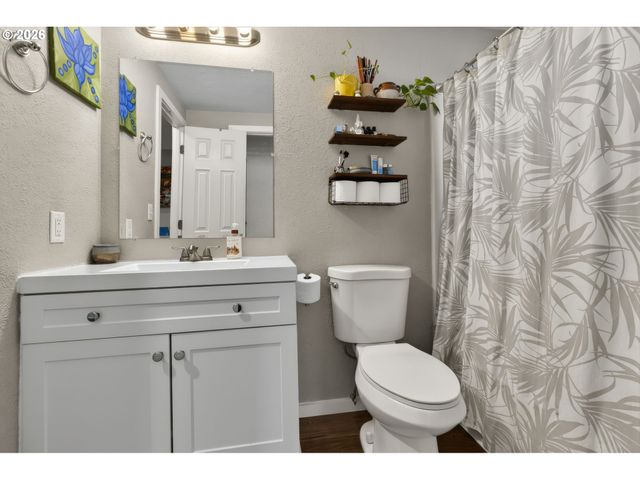 1758 RAINBOW Dr, Springfield, OR 97477