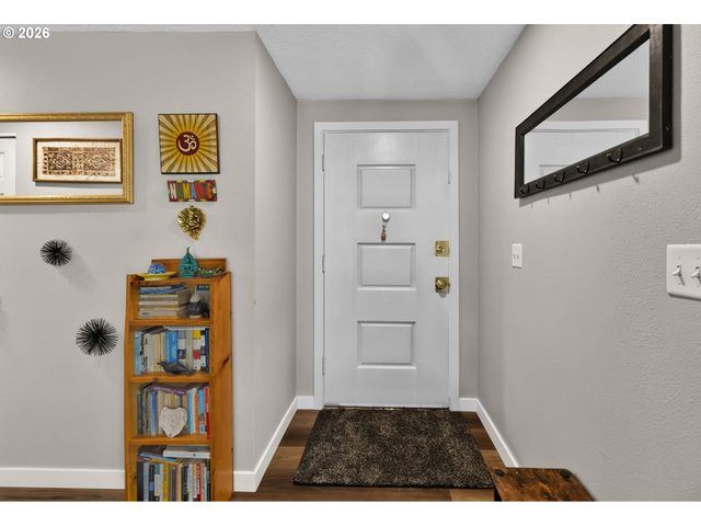 1758 RAINBOW Dr, Springfield, OR 97477