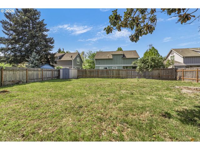 1758 RAINBOW Dr, Springfield, OR 97477