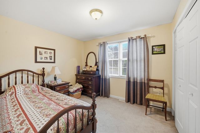 53 West St, Granby, MA 01033