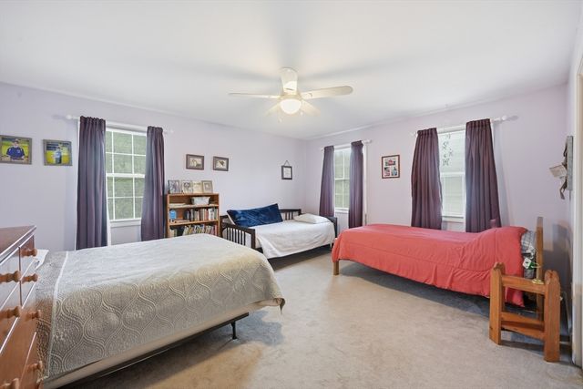 53 West St, Granby, MA 01033