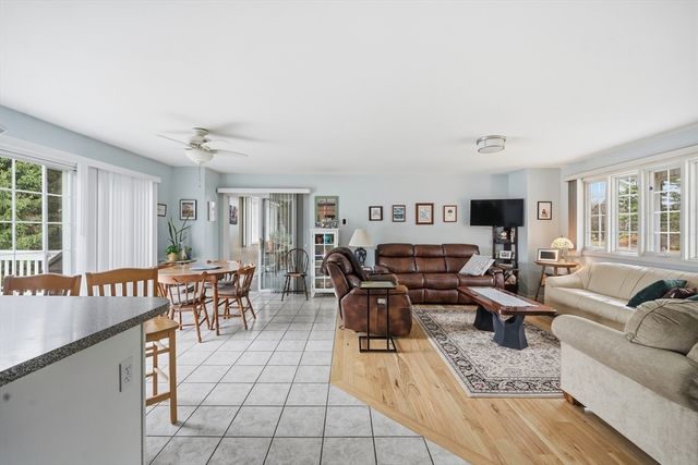 53 West St, Granby, MA 01033