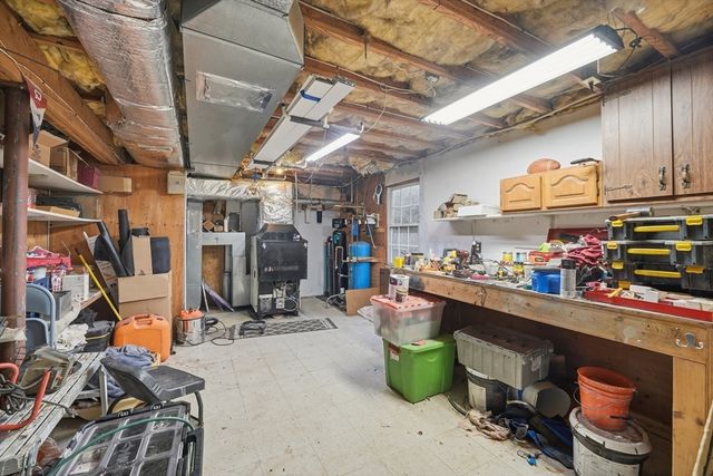 53 West St, Granby, MA 01033