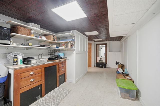 53 West St, Granby, MA 01033