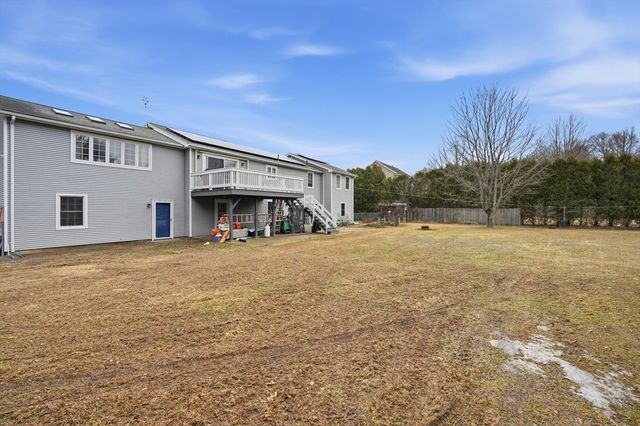 53 West St, Granby, MA 01033