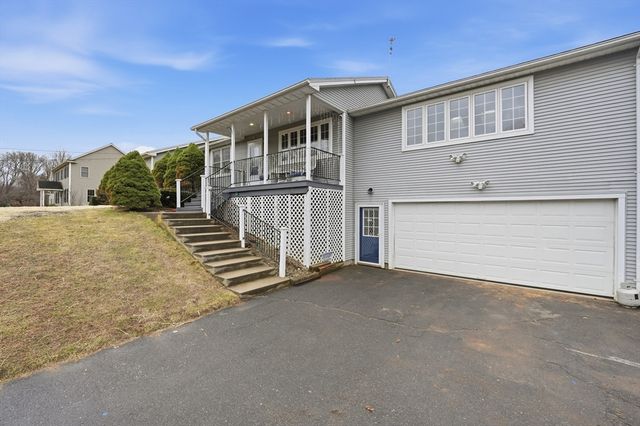 53 West St, Granby, MA 01033