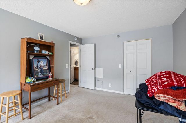 6010 Chasewood Parkway 205, Minnetonka, MN 55343