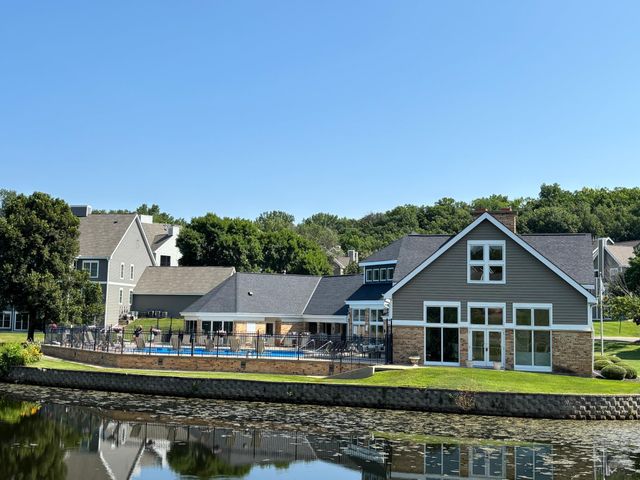 6010 Chasewood Parkway 205, Minnetonka, MN 55343