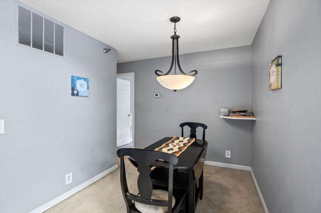 6010 Chasewood Parkway 205, Minnetonka, MN 55343