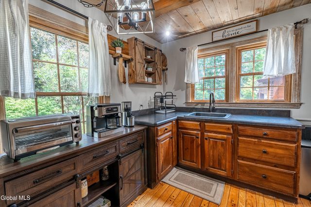 663 Sacandaga Road, Glenville, NY 12302