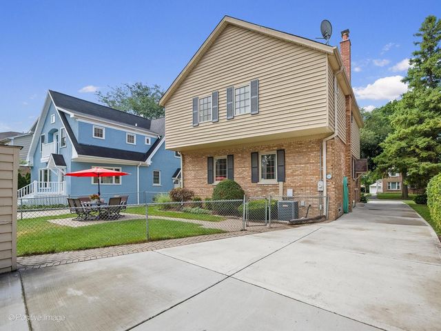 4411 Harvey Avenue, Western Springs, IL 60558