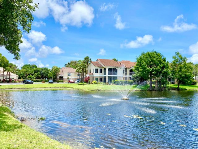 815 W Boynton Beach Boulevard 16-201, Boynton Beach, FL 33426