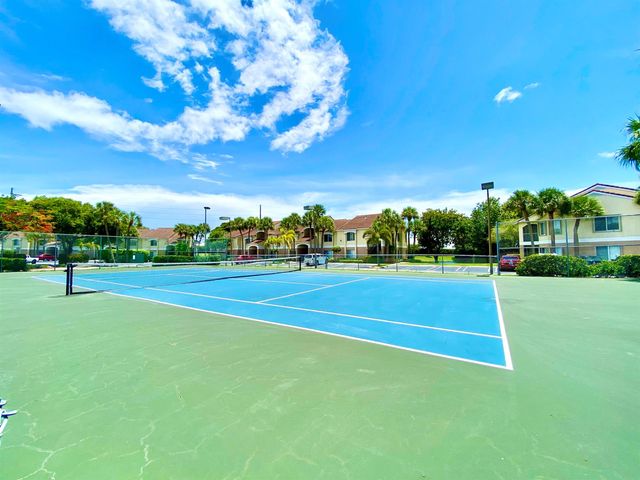 815 W Boynton Beach Boulevard 16-201, Boynton Beach, FL 33426