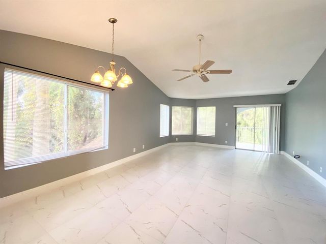 815 W Boynton Beach Boulevard 16-201, Boynton Beach, FL 33426