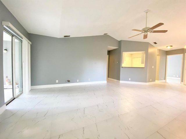 815 W Boynton Beach Boulevard 16-201, Boynton Beach, FL 33426