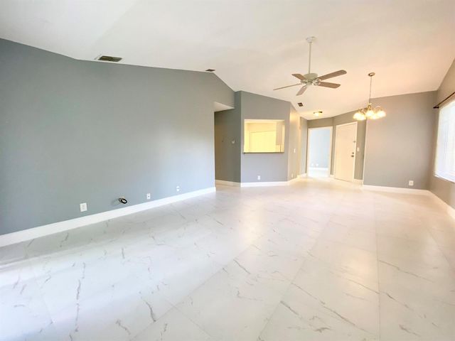 815 W Boynton Beach Boulevard 16-201, Boynton Beach, FL 33426