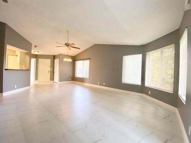 815 W Boynton Beach Boulevard 16-201, Boynton Beach, FL 33426