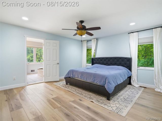 4505 Mariners Court, White Lake, MI 48386