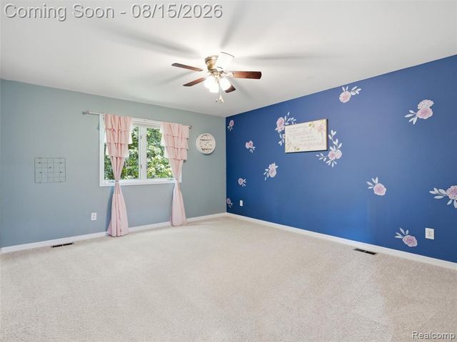 4505 Mariners Court, White Lake, MI 48386