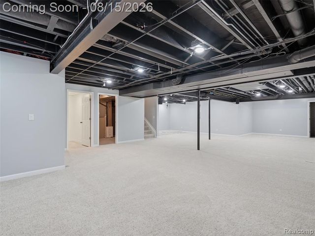 4505 Mariners Court, White Lake, MI 48386