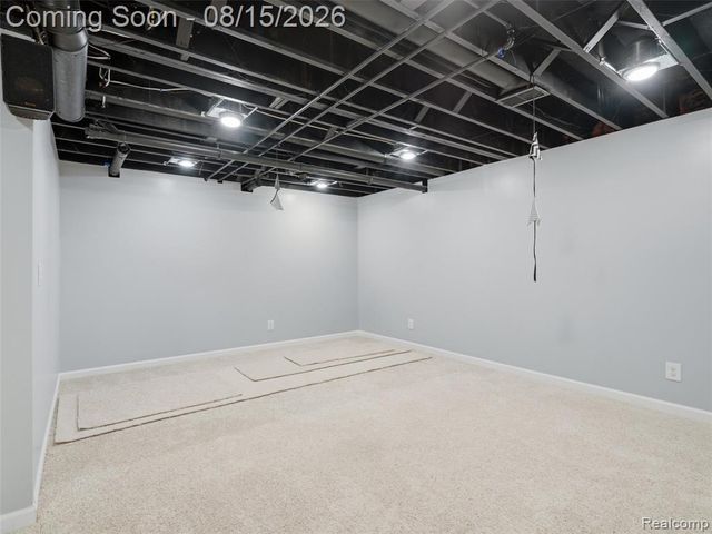 4505 Mariners Court, White Lake, MI 48386